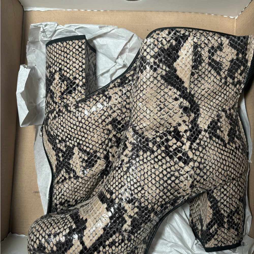 Topshop Snakeskin Print Boots - Black and Cream